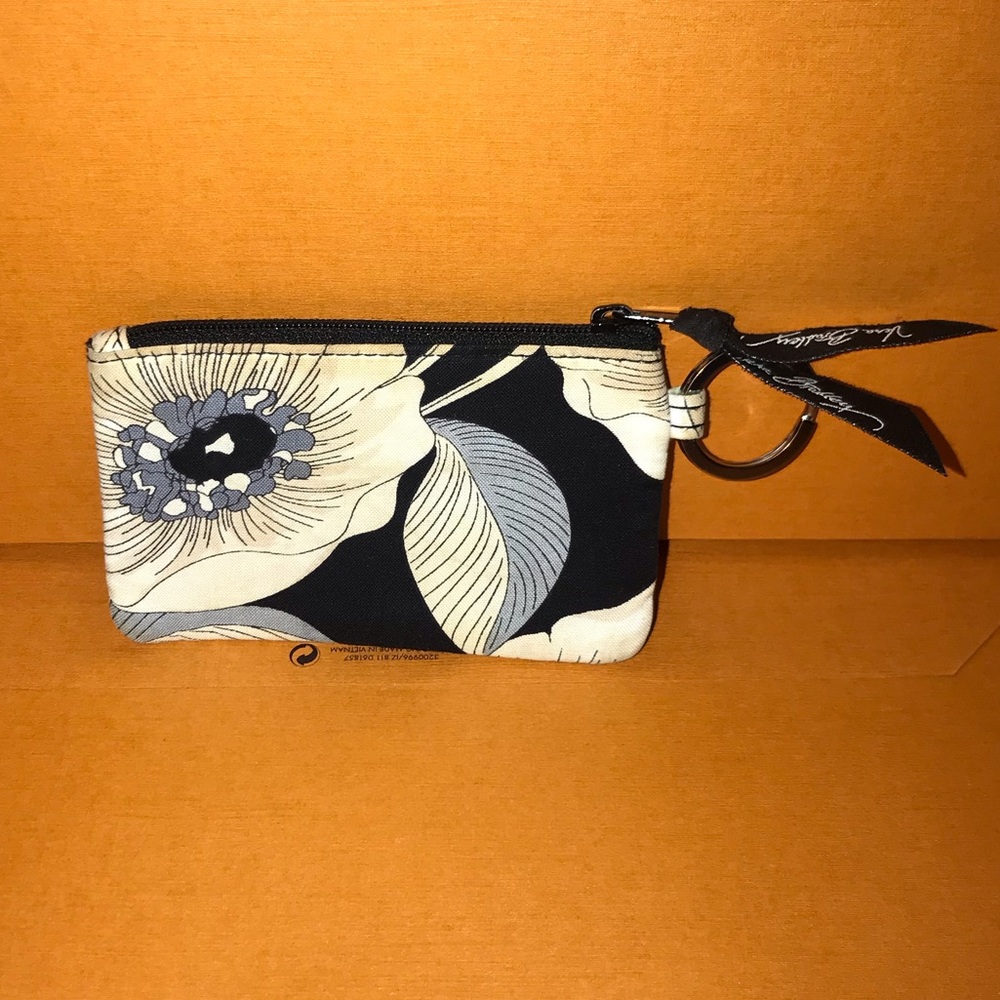 🌟100% Authentic Vera Bradley ID Holder - Retired Camellia Pattern 🌟 - Picture 3 of 6
